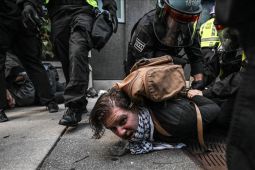 74 demonstran ditangkap di Konvensi Nasional Partai Demokrat, Chicago