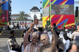 Pemprov Jabar gelar nikah massal gratis bagi 37 pasangan di pada rangkaian kegiatan WJF 2024