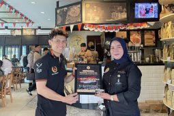 Warung Kopi Pontianak berikan Veddriq hadiah ngopi gratis seumur hidup