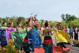 Wastra Rambatan Senggani jadi ikon Kubu Raya