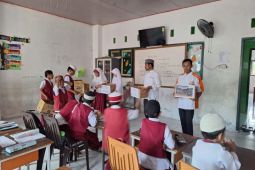 Siswa MIS integral Hidayatullah galang dana bantu korban banjir Rua Ternate