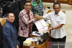 Baleg DPR batalkan  pembahasan revisi UU TNI dan Polri