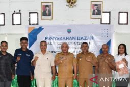 Siapkan beasiswa, Pemkab MBD biayai 19 mahasiswa kuliah pertambangan hingga lulus
