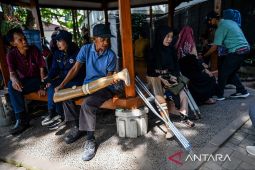 Bantuan kaki palsu untuk penyandang disabilias di Bandung
