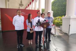 Istana sebut pernyataan Jokowi ditinggalkan ramai-ramai adalah candaan