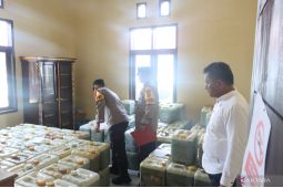 Polres Muna sita 4.660 liter pertalite hasil penimbunan BBM
