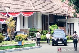 KPK geledah rumah dinas Bupati Situbondo