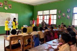 UI beri edukasi pendidikan dan kesehatan siswa di Motaain Atambua