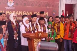 KPU Jatim terima pendaftaran Khofifah-Emil sebagai cagub dan cawagub