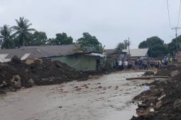 BNPB nyatakan operasi pencarian korban banjir di Ternate belum berakhir