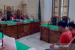 Hakim jatuhkan pidana penjara seumur hidup dua kurir sabu-sabu  53 kg