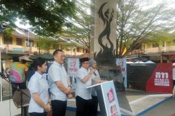 Isyak Meirobie-Masdar Nawawi berangkat ke KPU dari monumen perjuangan rakyat Belitung