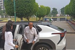 Menhub  tegaskan subsidi KRL berbasis NIK masih wacana
