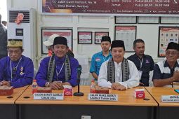 Pasangan Rofi - Sabib mendaftar ke KPU Sambas