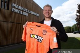 Newcastle tertarik pinjam kiper Aaron Ramsdale dari Southampton