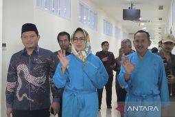 Airin-Ade jalani periksaan kesehatan untuk Pilkada Banten