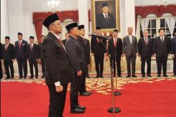 Reshuffle kabinet: Jokowi lantik 3 Menteri, 1 Wamen dan 3 Kepala Badan - Video
