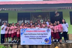 FPIK Unpatti edukasi pelestarian lingkungan terhadap anak pesisir di Ambon