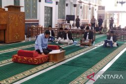 Dua calon Gubernur Aceh jalani tes uji mampu baca Alquran