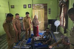 Pemkab Kolaka Timur beri bantuan penyandang disabilitas