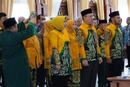 Gubernur lantik Tiga Direksi, perkuat struktur manajemen Bank Kalsel