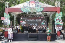 KPU Ngawi sosialisasikan Pilkada 2024 melalui kirab Maskot "Si Jalih"