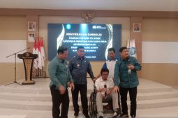 BPJS Ketenagakerjaan serahkan manfaat "Return To Work" kepada pekerja alami kecelakaan kerja