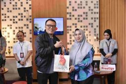 Telkomsel rayakan hari pelanggan nasional dengan semangat tanpa henti melayani dari hati