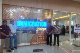 Kemenkumham Jatim buka layanan imigrasi di pusat perbelanjaan Gresik