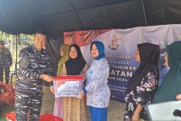 Danlanal Babel bagikan 250 paket sembako