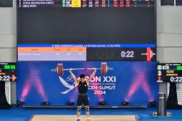 Lifter Rizki Juniansyah pecahkan rekor saat rebut medali emas 89 kg putra