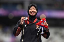 Karisma Evi raih perak dan pecahkan rekor dunia di Paralimpiade