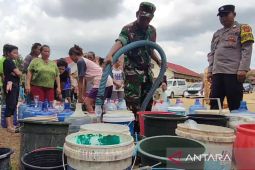 Polres Cirebon Kota menyalurkan 13.000 liter air bersih untuk bantu warga