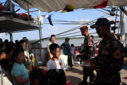 Masyarakat Indonesia dan China antusias kunjungi KRI Bima Sakti