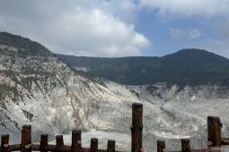 Wisatawan dilarang masuki jalur pendakian Gunung Tangkuban Perahu