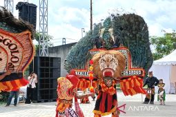 Memastikan  keterlibatan masyarakat adat dalam membangun budaya di IKN