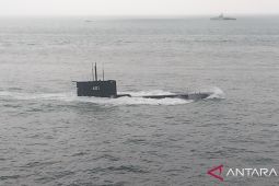 KRI Cakra hadir dalam Sailing Pass HUT TNI AL di Teluk Jakarta