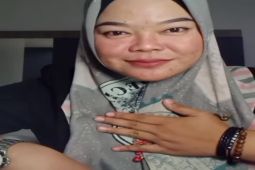 Guru "viral" dirumahkan usai tegur Kadisdikbud Kalsel merokok saat rapat