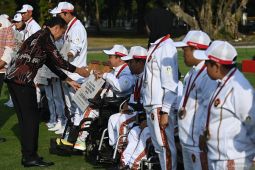 Presiden Jokowi serahkan bonus untuk atlet Paralimpiade Paris 2024