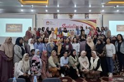 KPU Kutim berikan pendidikan politik bagi ratusan perempuan