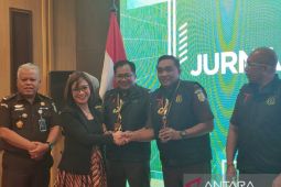 Kejati Babel Terima Penghargaan Juara I Pelayanan Publik Terbaik