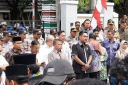 ADV- DPRD Banjarmasin hadapi aksi demo mahasiswa