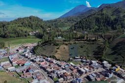 Posmodernisme, identitas bangsa, dan arah pembangunan