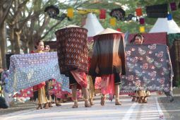 Kediri Fashion Batik Festival 2024