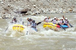 Arung jeram - Medali emas "head to head" R4 diraih Jawa Barat dan Jakarta