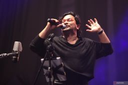 Di konser amal bencana Sumatra, Tompi singgung Glenn Fredly