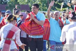 Bobby disambut meriah di Samosir. Kenapa?