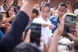 Presiden kunjungi Pasar Dukuh Kupang Surabaya