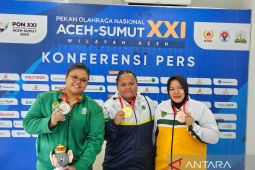 Angkat berat - Lifter Fitria Martiningsih lengkapi dominasi Jawa Barat 9 medali emas