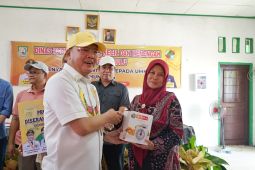 Pemprov Bengkulu salurkan bantuan akselerasi pengembangan ratusan UMKM